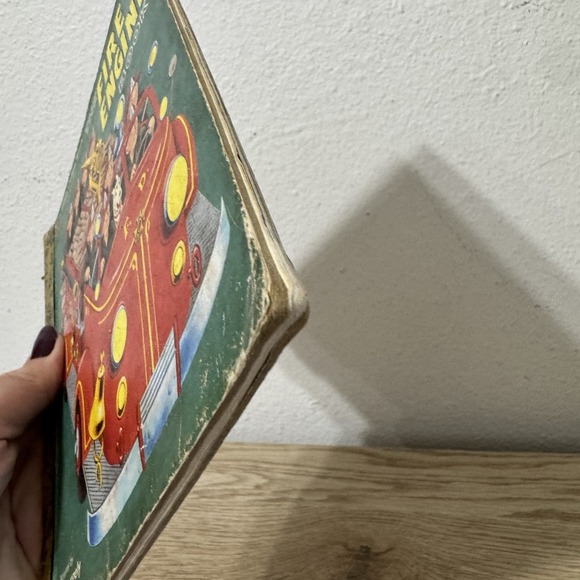 Fire Engine‎ Little Golden Book Pictures by Tibor Gergely 2002 - Picture 3 of 14